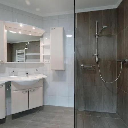 Apartment Haus Schennach Langenfeld